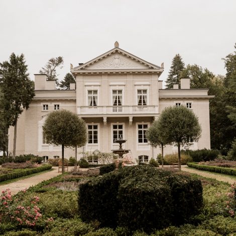 Schloss Manowce am Stettiner Haff als Location für die traumhafte Hochzeit in Brandenburg, Berlin & Prenzlau